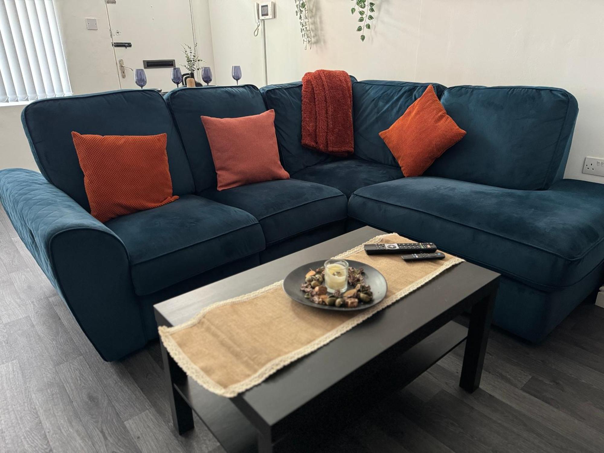 Group Bookings: Up To 30 Guests Across 5 Spacious Flats! Keyless Access Free Wifi & Parking